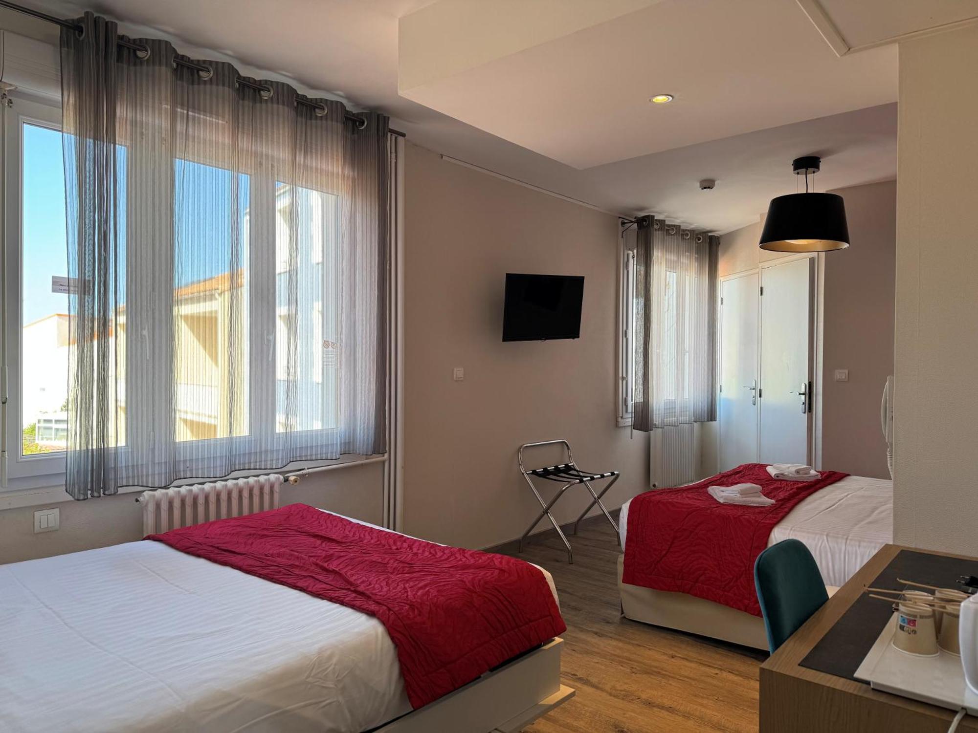 Hotel Calme Des Pins & Spa Les Sables-dʼOlonne Екстериор снимка