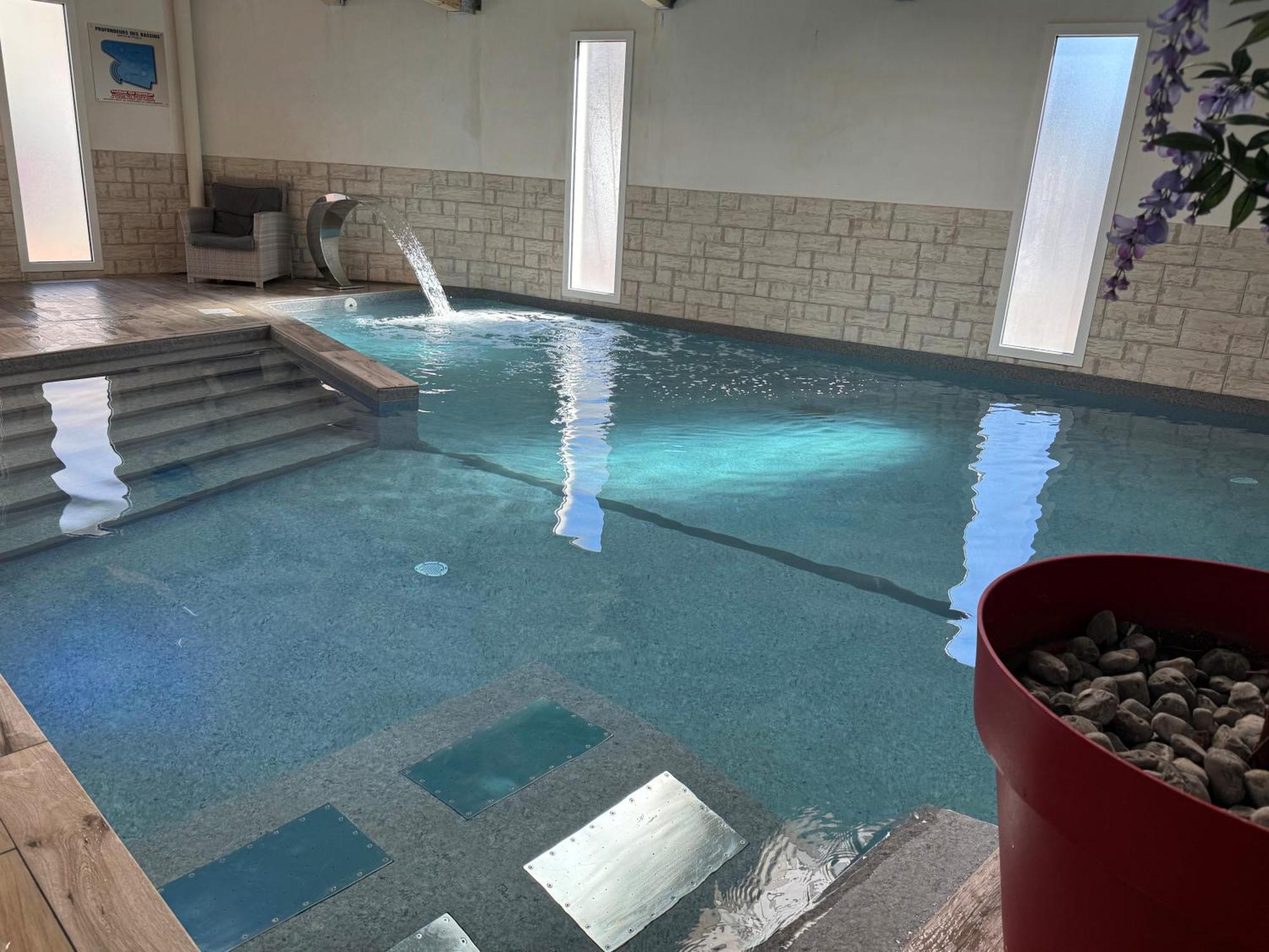 Hotel Calme Des Pins & Spa Les Sables-dʼOlonne Екстериор снимка