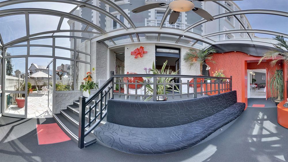 Hotel Calme Des Pins & Spa Les Sables-dʼOlonne Екстериор снимка